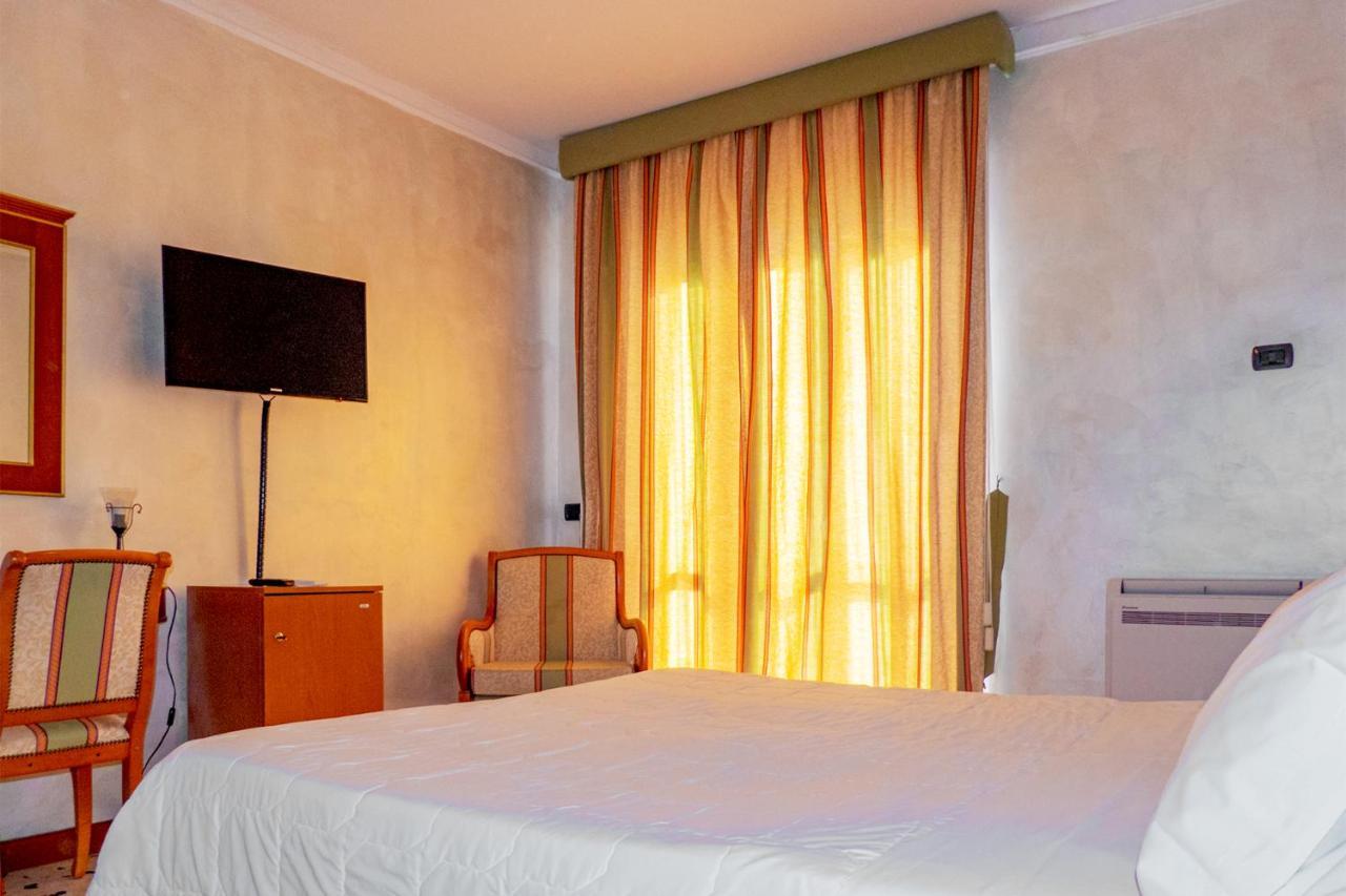 Hotel Astoria Fermo Exterior photo